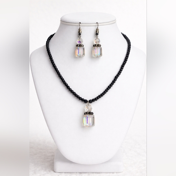 Jewelry - Jewlry | Crystal Necklace with Iridescent Pendant |J2